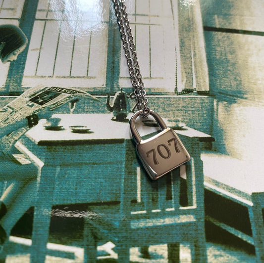 Nana 707 Lock Necklace